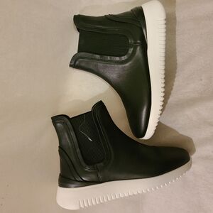 AQUATALIA Women's Cristiana Leather Chelsea Boots in Black Sz 8.5